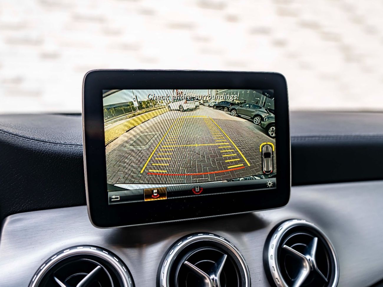 مرسيدس بنز GLA 250 Std 2.0L (211 HP)