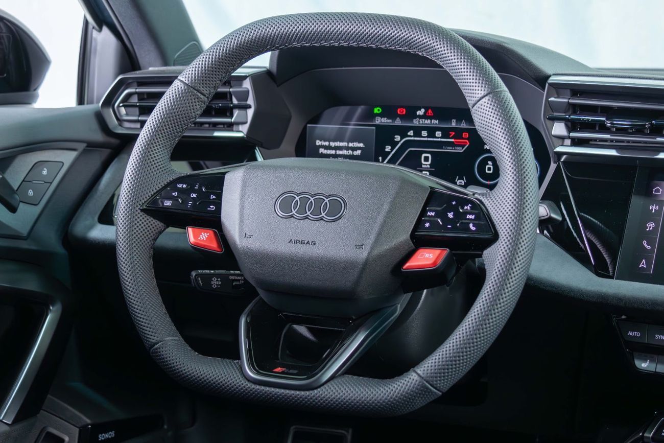 أودي RS3 TFSI quattro 2.5L Sportback