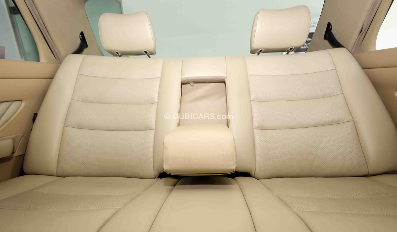 مرسيدس بنز 560 SEL