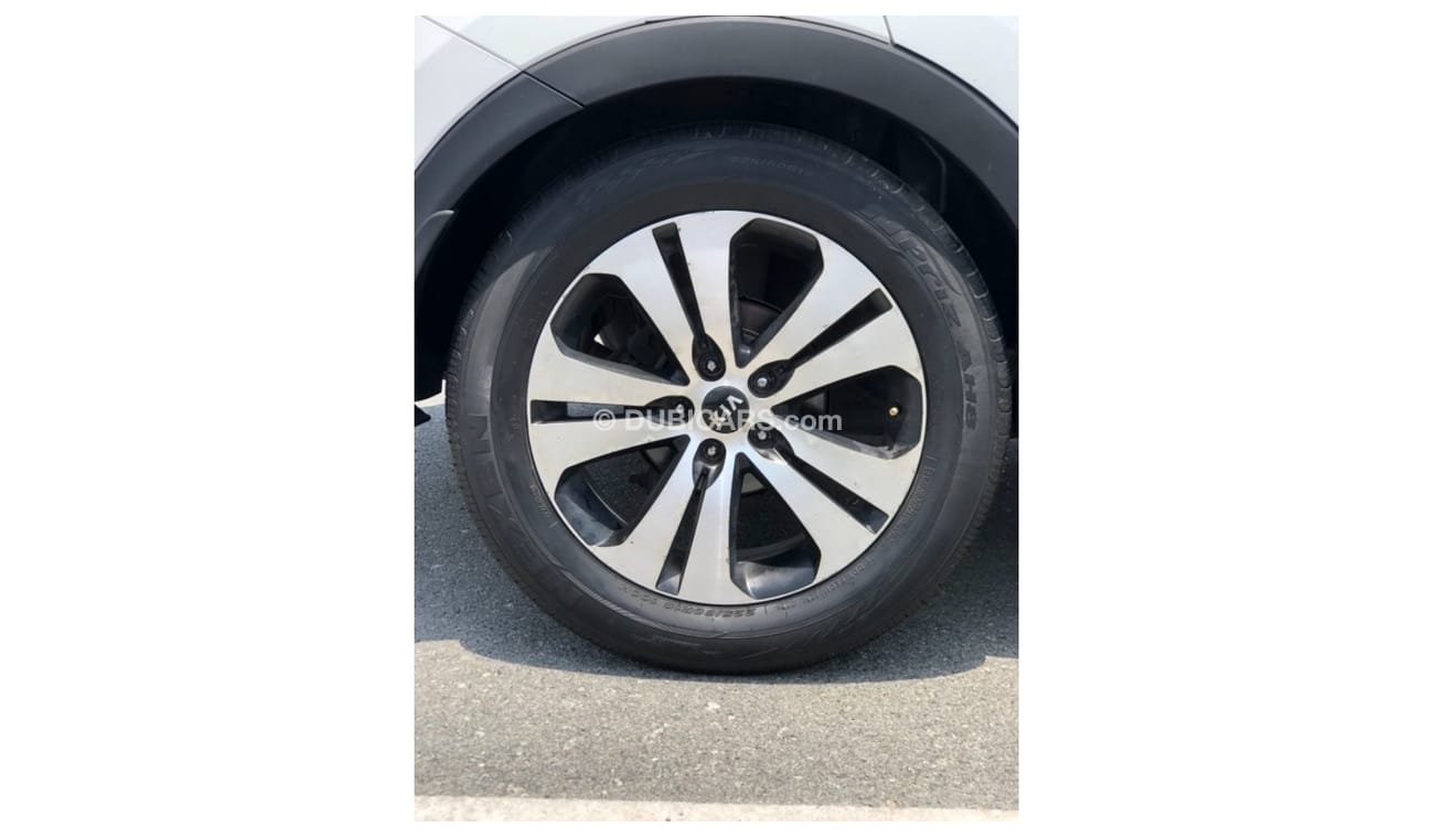 Kia Sportage MODEL 2013 GCC CAR PERFECT CONDITION INSIDE AND OUTSIDE FULL PANORAMIC ROOF