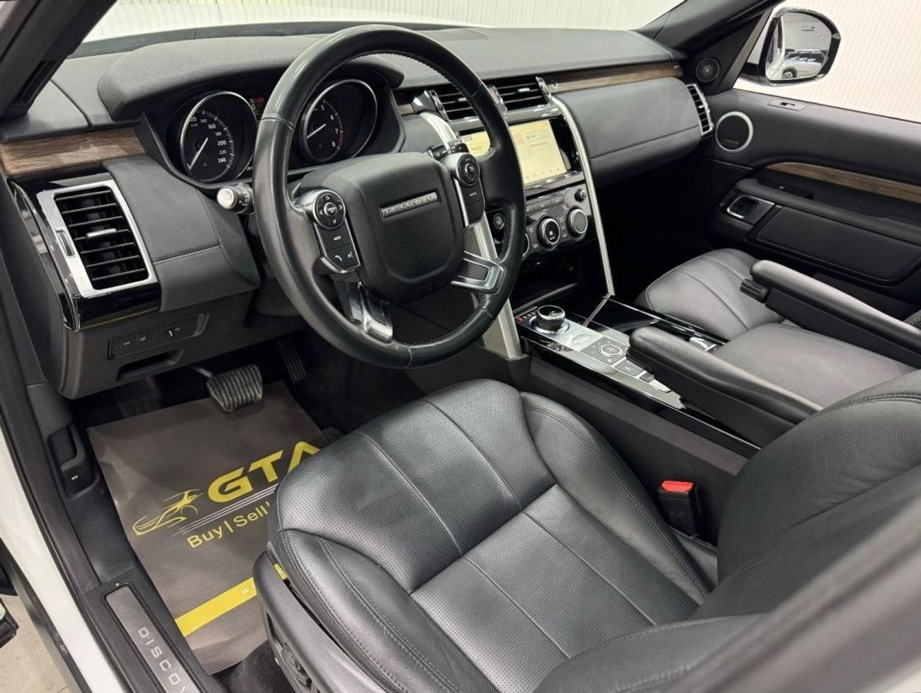 Land Rover Discovery 2017 Land Rover Discovery HSE Si6, Warranty, Full Service History, Excellent Condition, GCC