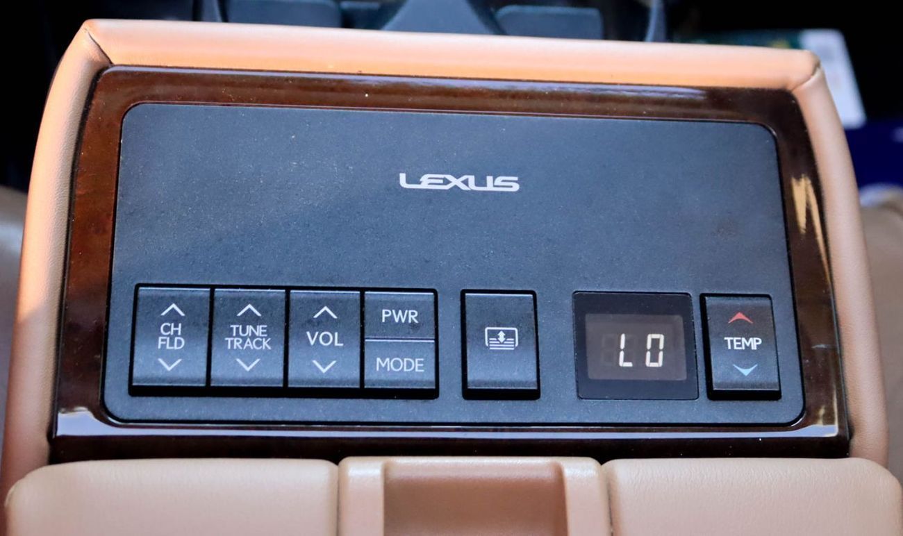 Lexus ES350 Platinum 3.5L FWD Lexus ES350 3.5L | V6 | 2018 GCC   | Accident Free  Excellent Cond