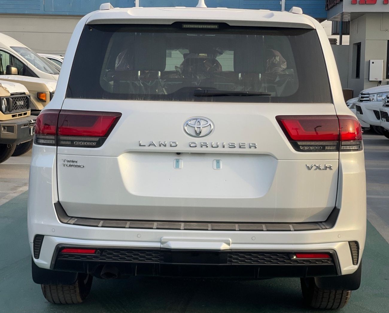 Toyota Land Cruiser VXR 3.5L