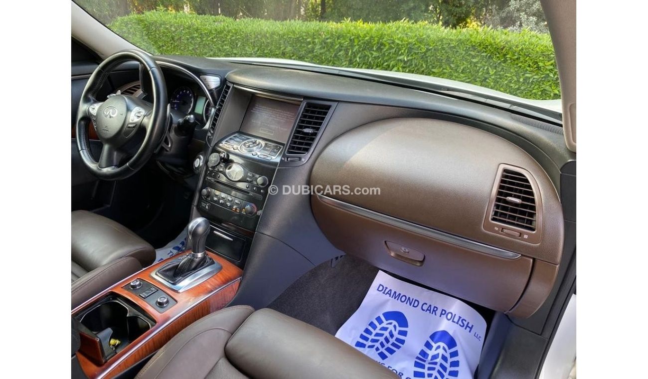 Infiniti QX70 Sport Luxury