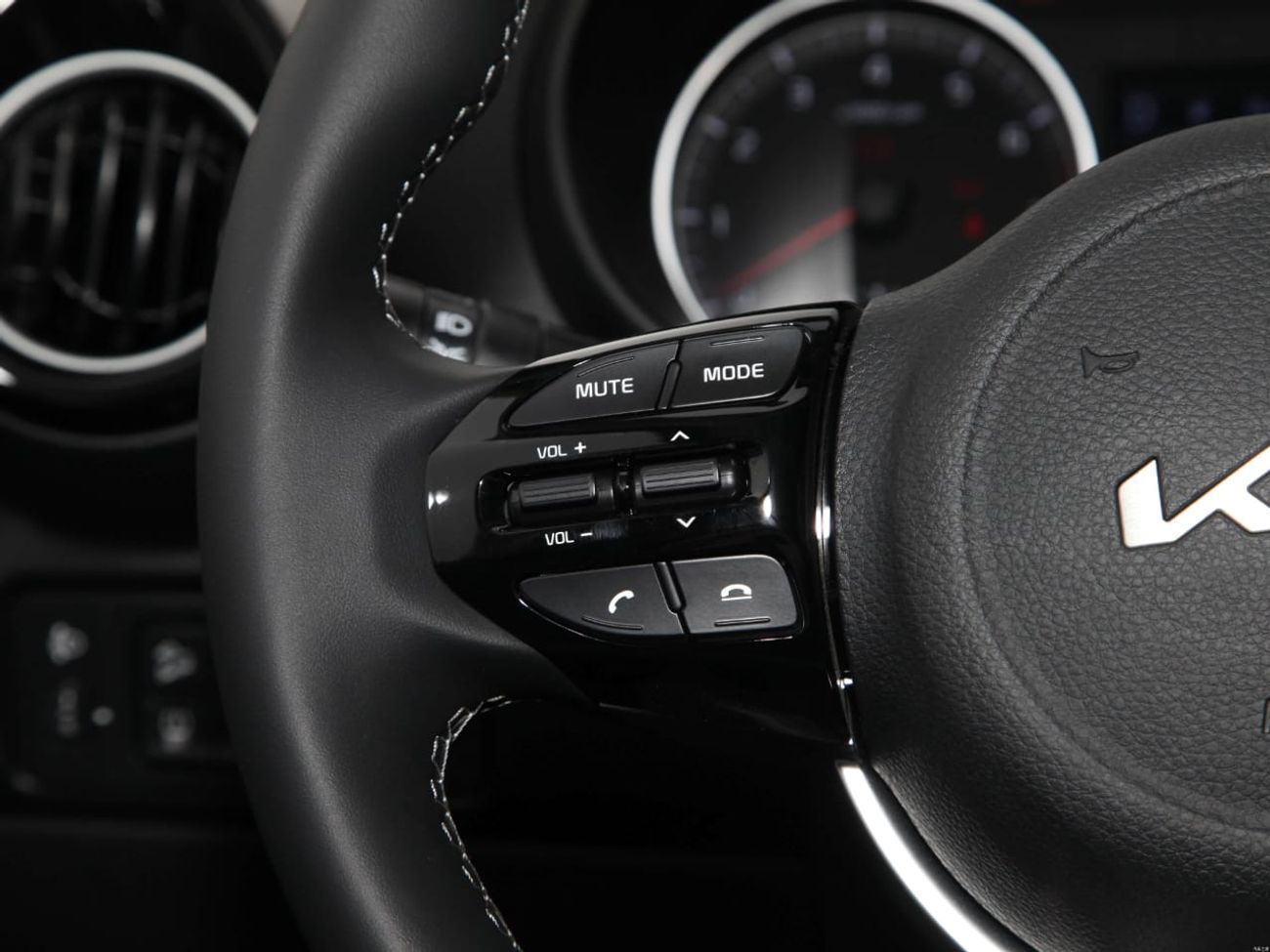 Kia KX1 Kia KX1 DUAL TONE | 1.4L V4 PETROL | CVT WITH SUNROOF | PUSH START | DVD CAMERA