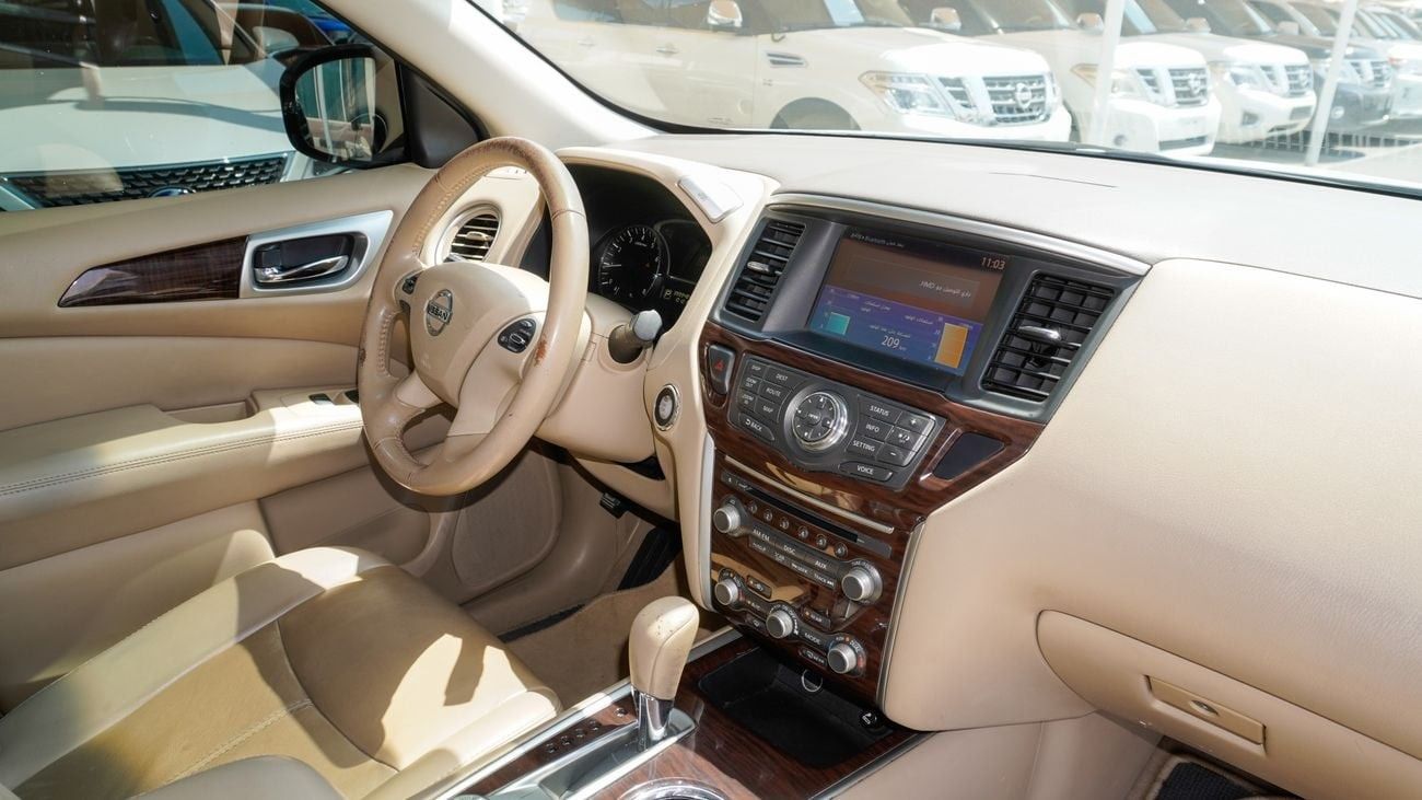 Nissan Pathfinder SV