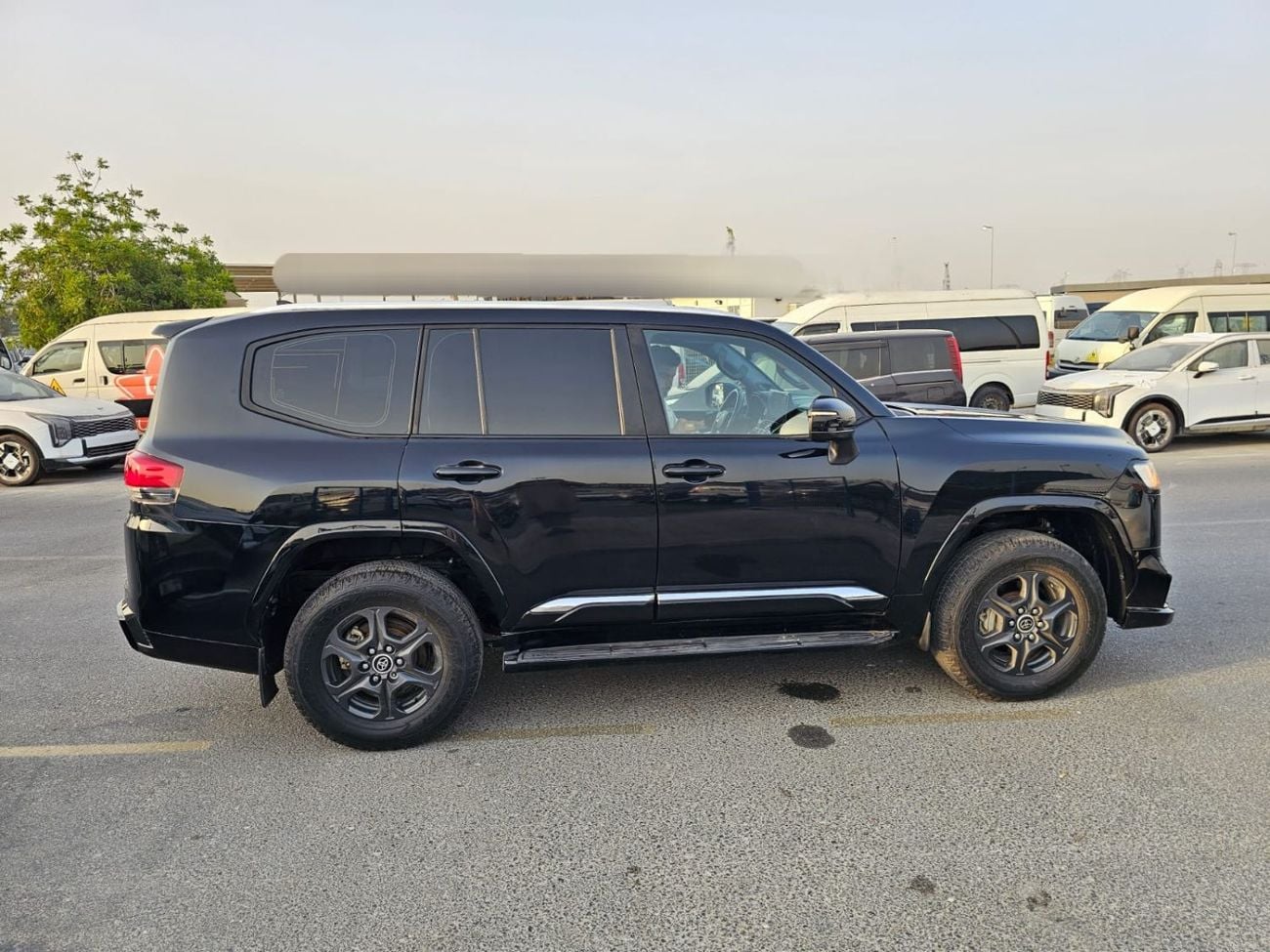 تويوتا لاند كروزر Toyota landcruise 2022MODEL twin turbo Gr sports 3.5 petrol v6 Colour Black Interior Red push start 