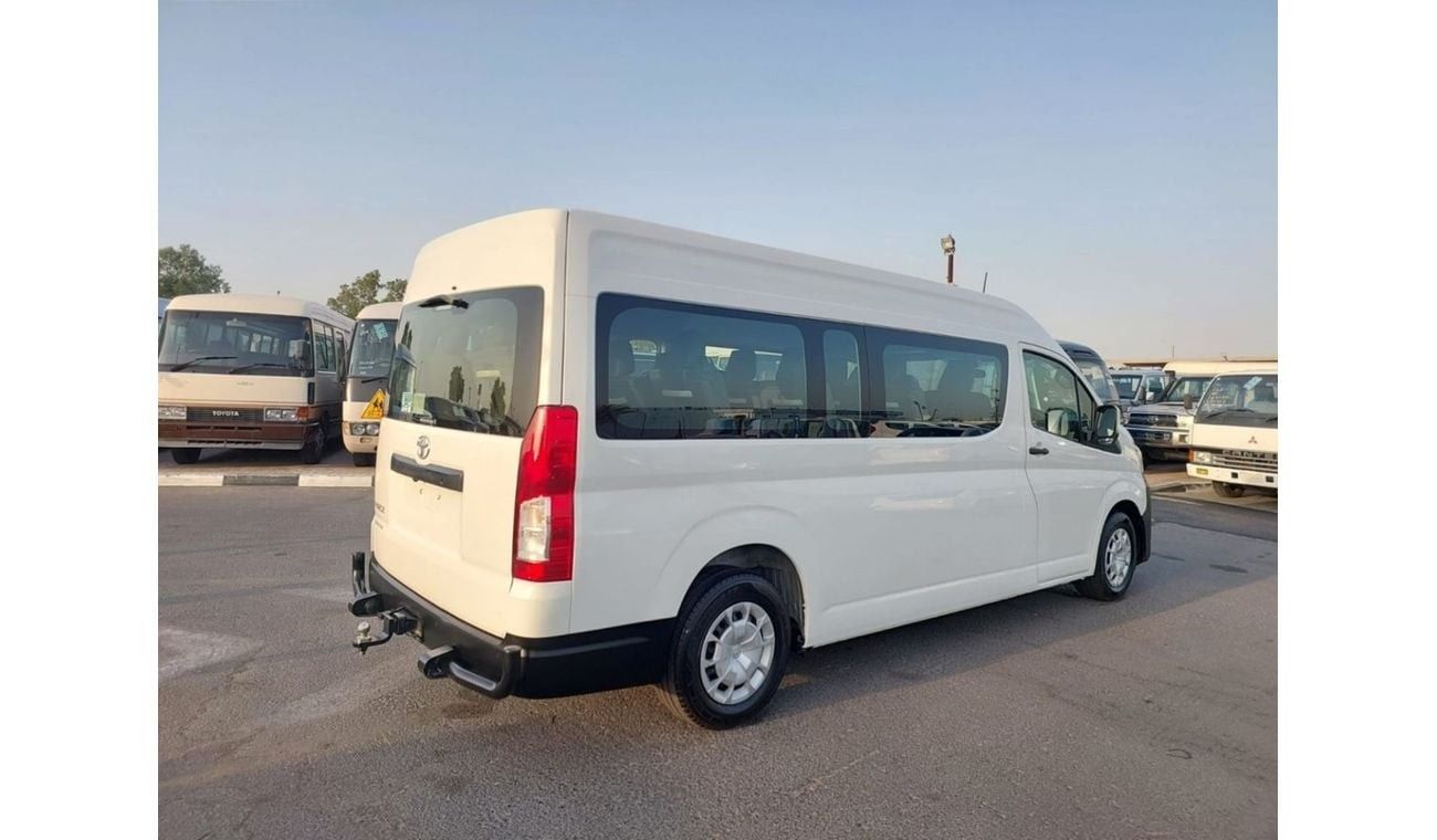 Toyota Hiace TOYOTA HIACE COMMUTER VAN RHD 2019 MODEL 2.8 L DIESEL AUTOMATIC(PM01938)