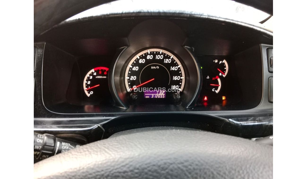 تويوتا هاياس TOYOTA HIACE VAN RIGHT HAND DRIVE (PM1622)