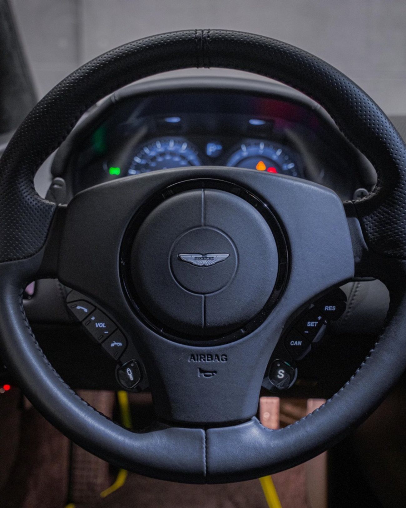 أستون مارتن DB11 AMR 5.2L