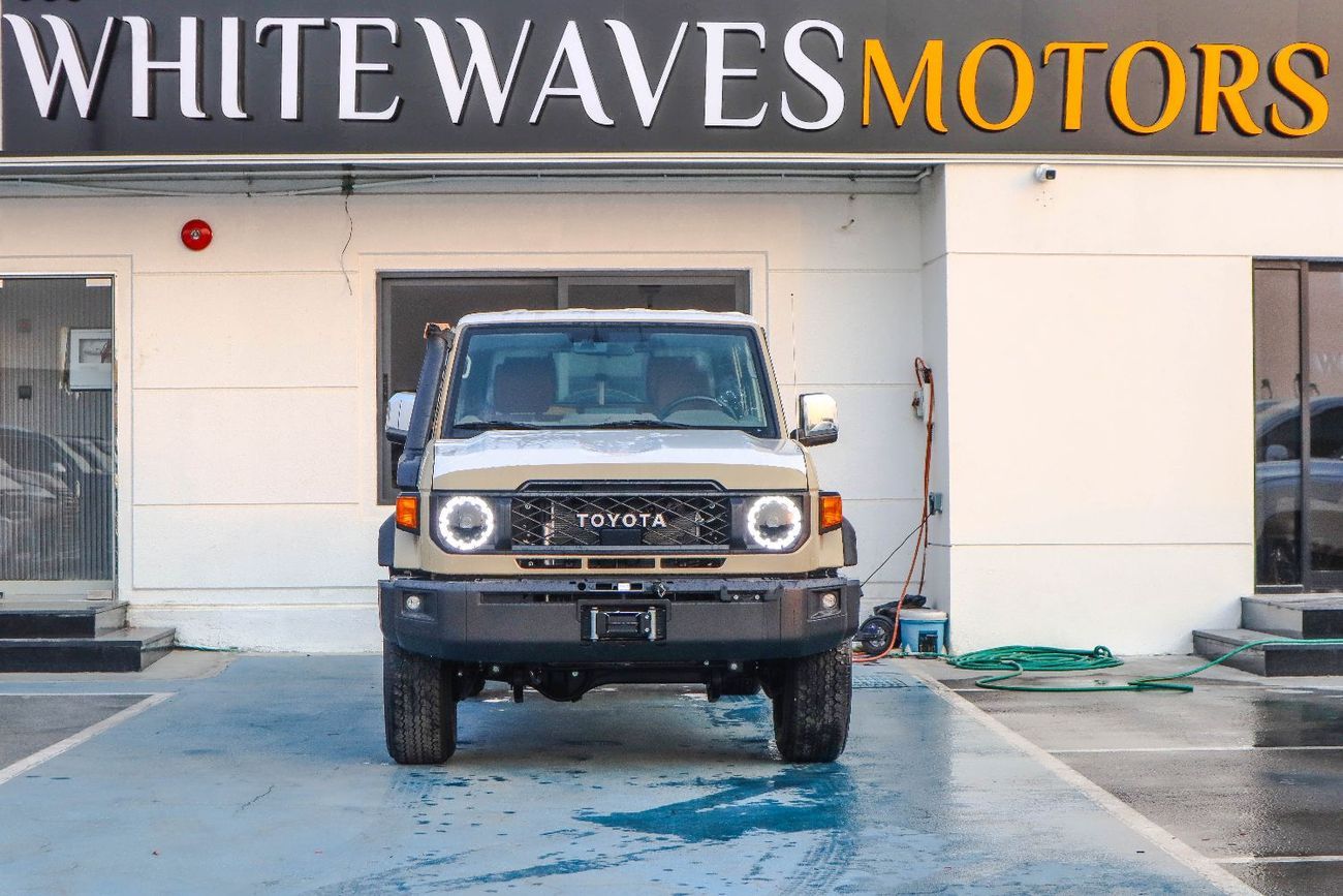 تويوتا لاند كروزر بيك آب Std 4.0L Double Cab Utility 4WD