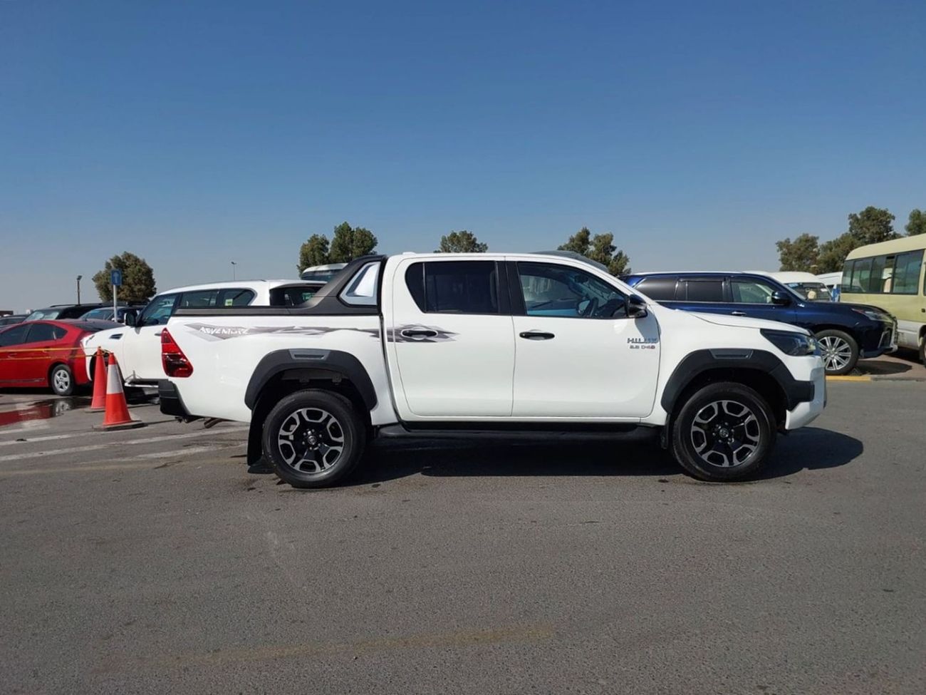 Toyota Hilux TOYOTA HILUX SR5 PICK UP RHD 2024 MODEL 2.8L DIESEL AUTOMATIC(PM21263)