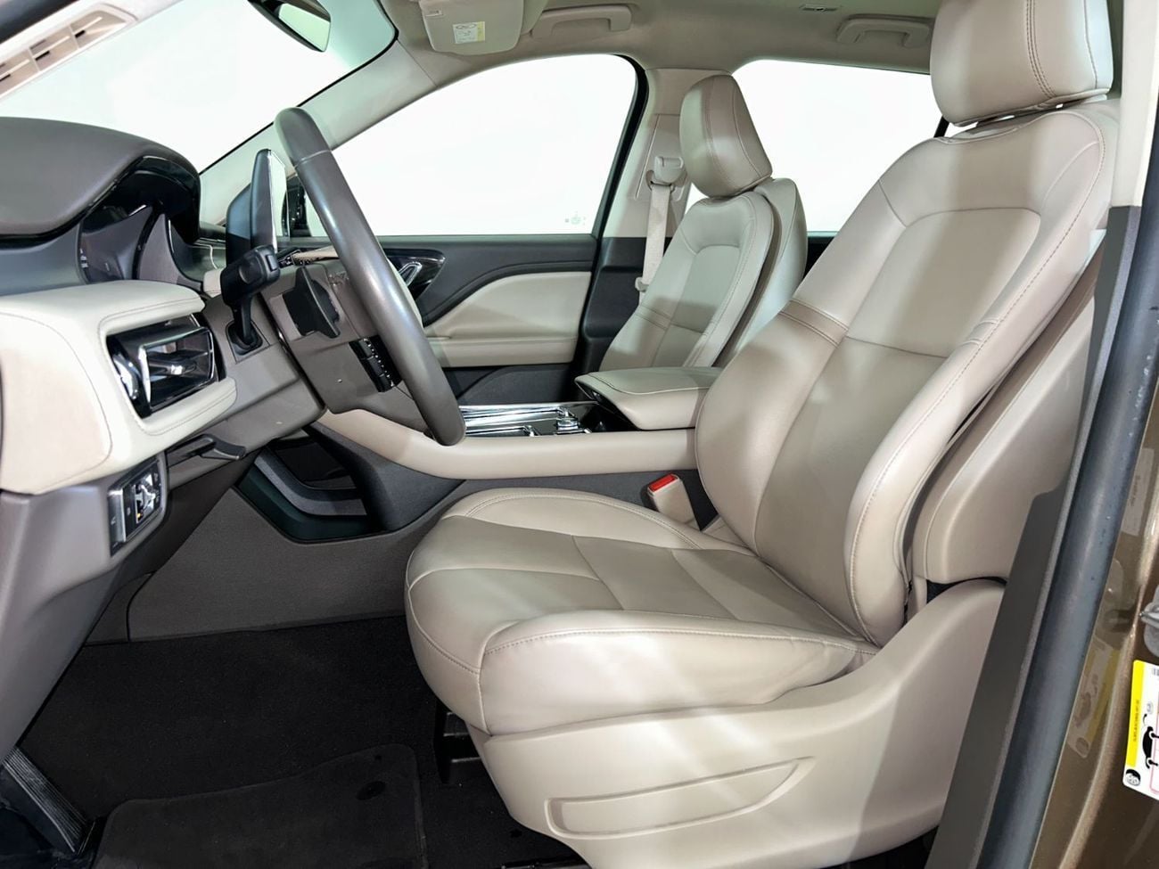 Lincoln Aviator STD 3.0L AVI122 / AL TAYER MOTORS /AL QOUZ SHOWROOM