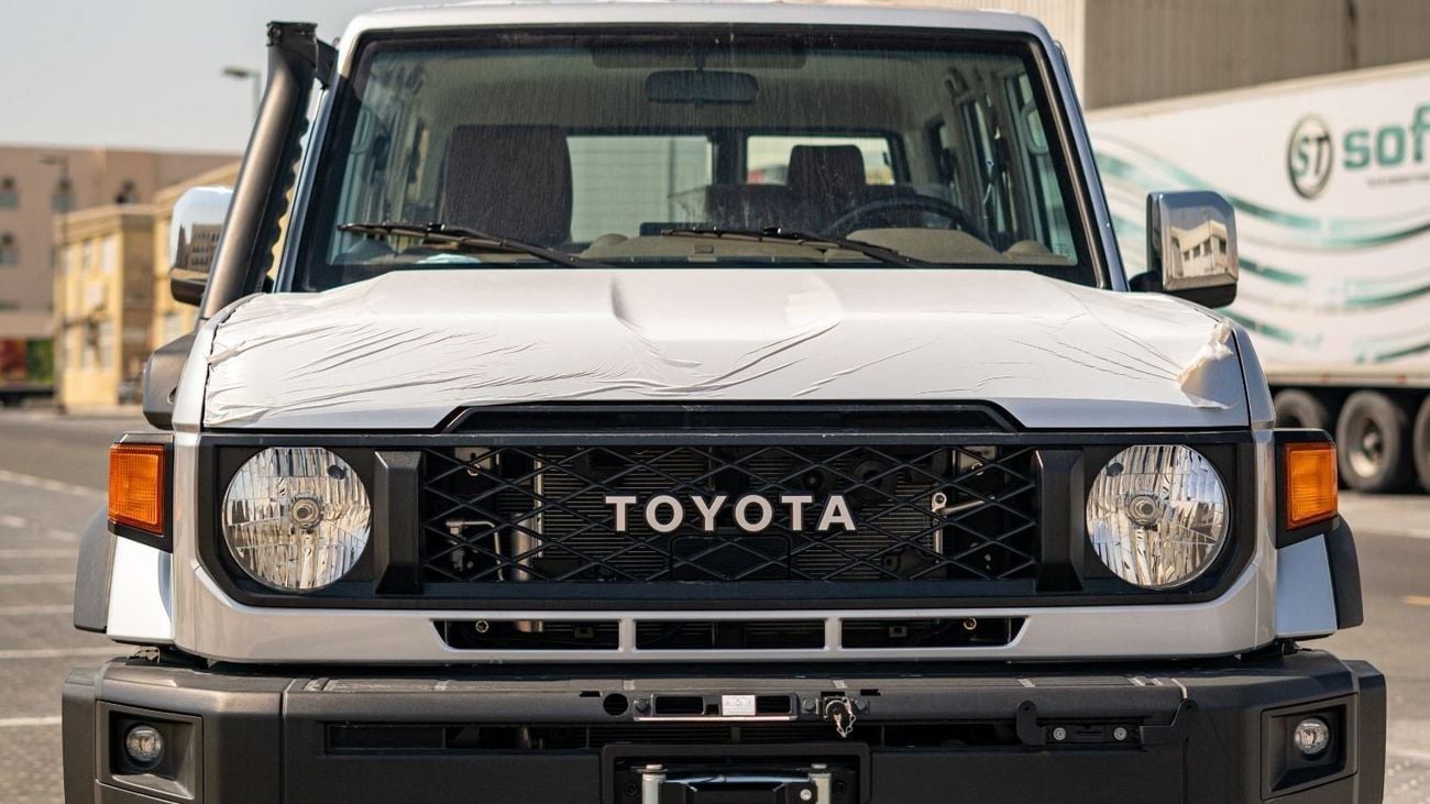 تويوتا لاند كروزر 70 LX 76 2.8L Turbo-Diesel AT 2025YM