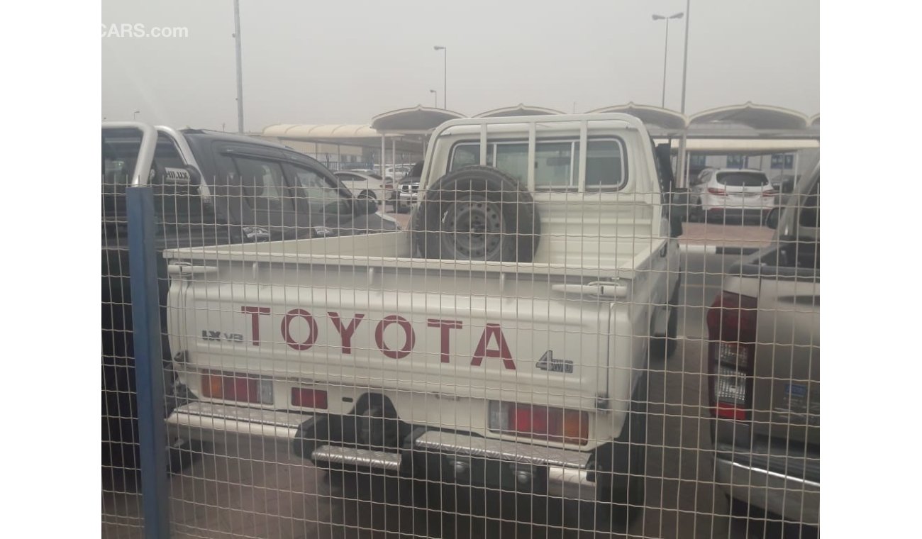 Toyota Land Cruiser Pick Up