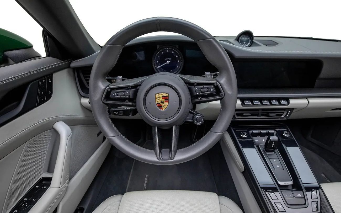 بورش 911 Targa 4GTS 3.0L (450 HP)