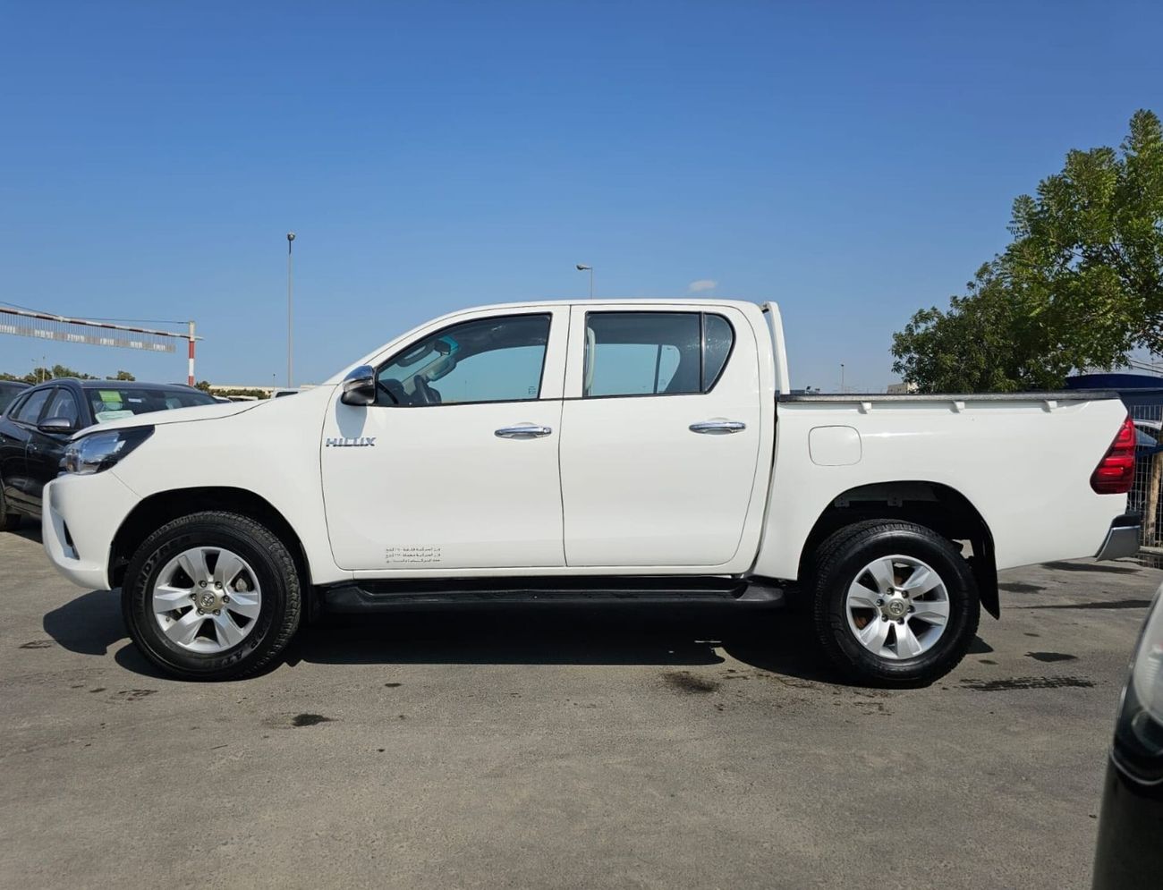 تويوتا هيلوكس 2.7 A/T/ AUTO WINDOWS/ WIDE BODY/ FULL OPTION/ EXPORT ONLY/ LOT# 45086