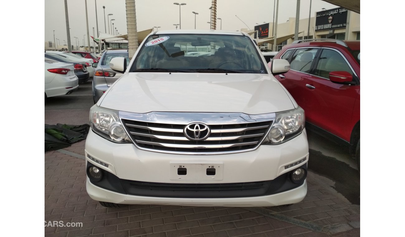 Toyota Fortuner 2015 WHITE NO PAIN NO ACCIDENT PERFECT
