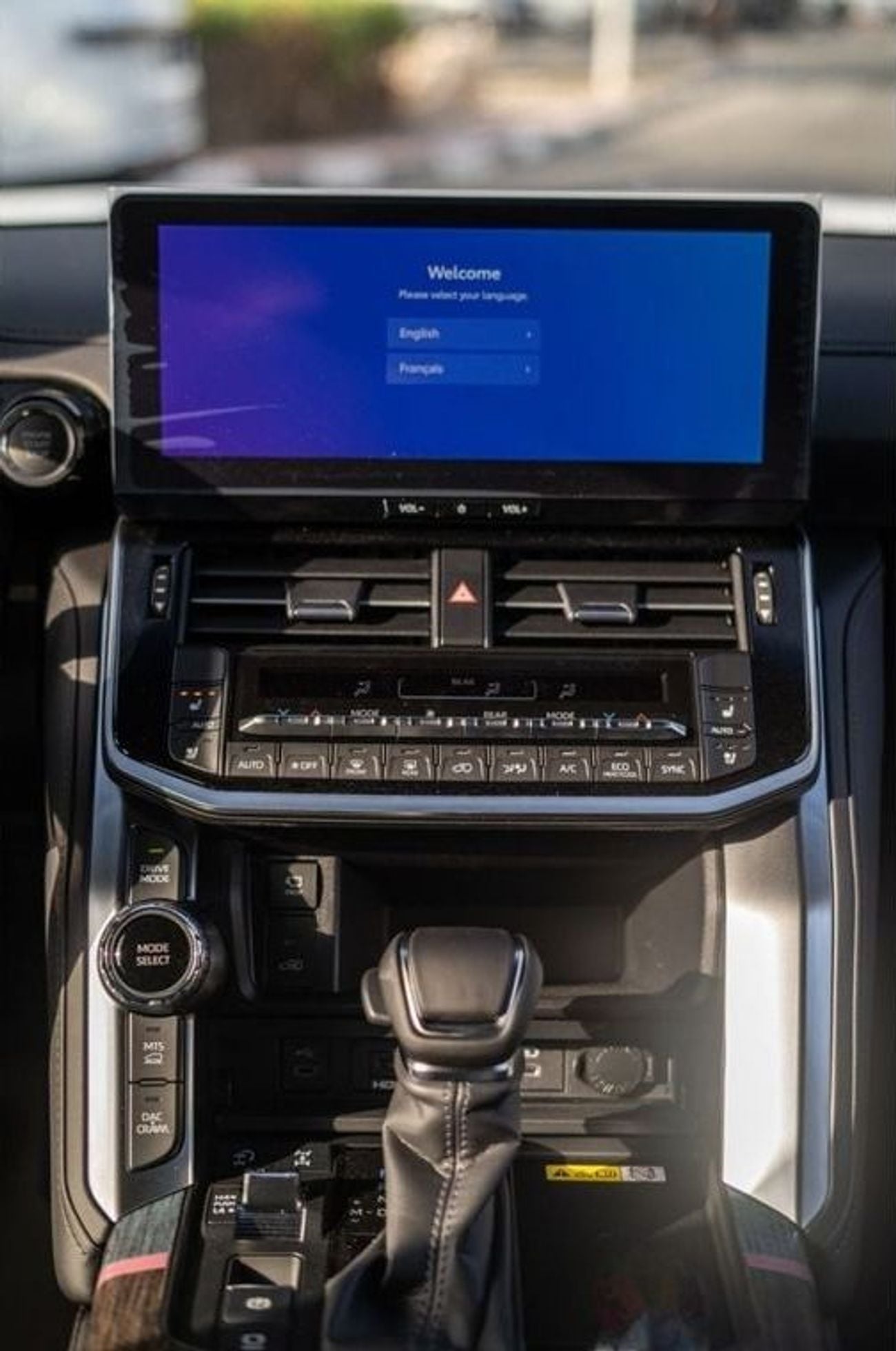 تويوتا لاند كروزر LC300 3.3 VXR TT DSL 2025 MODEL
