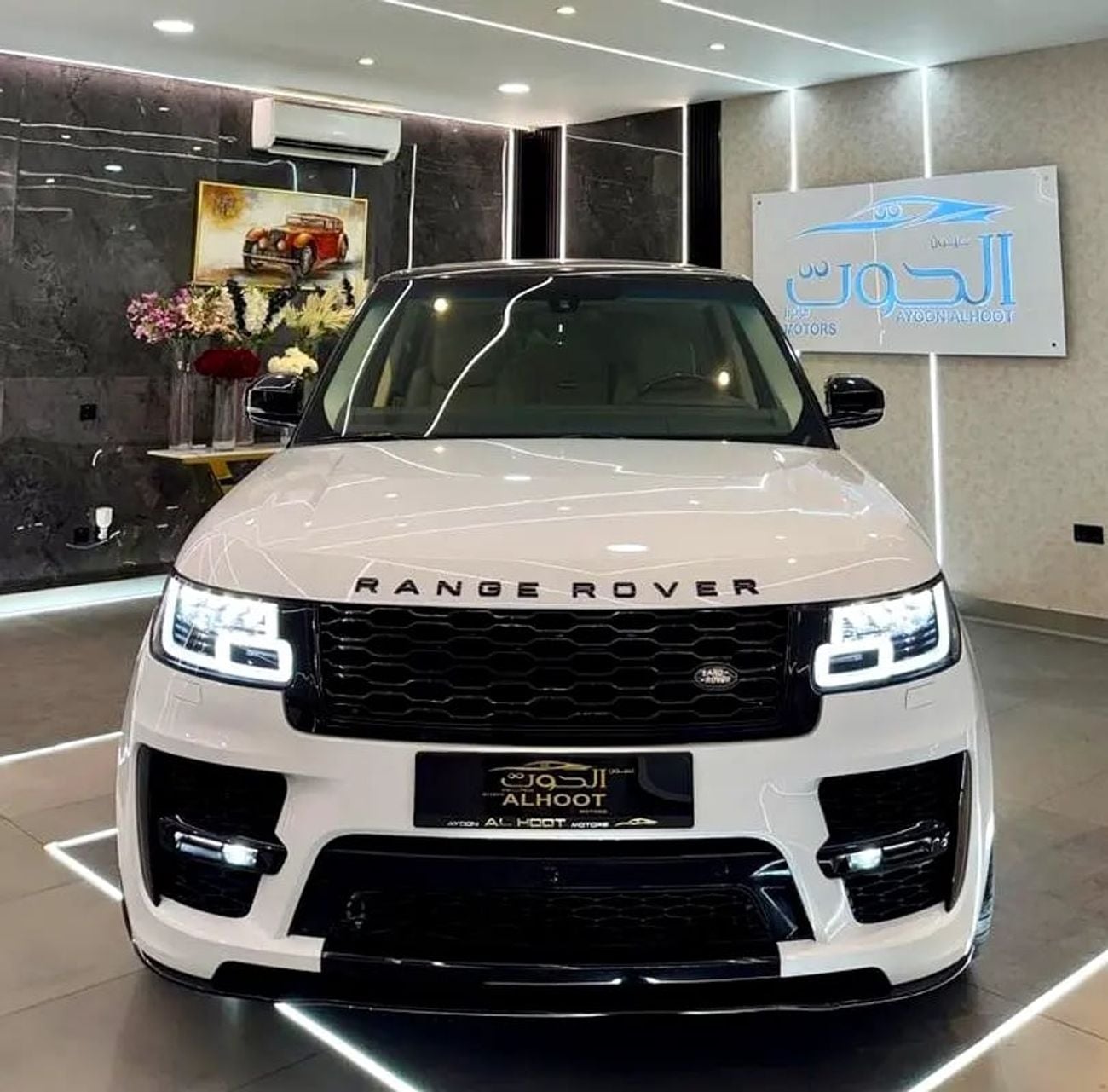 Land Rover Range Rover AMAZING VOGUE SV DESIGN || V8 SUPERCHARGED || GCC || PERFECT CONDITION