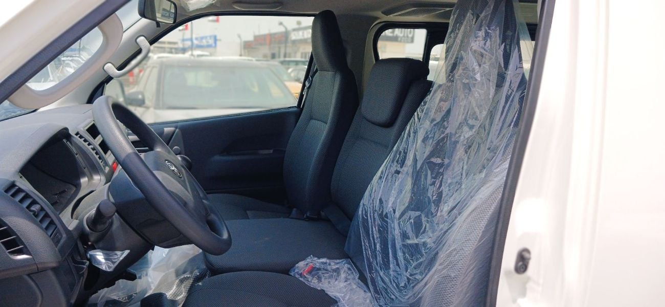 تويوتا هاياس 2.5L Diesel Manual Passenger 2026YM