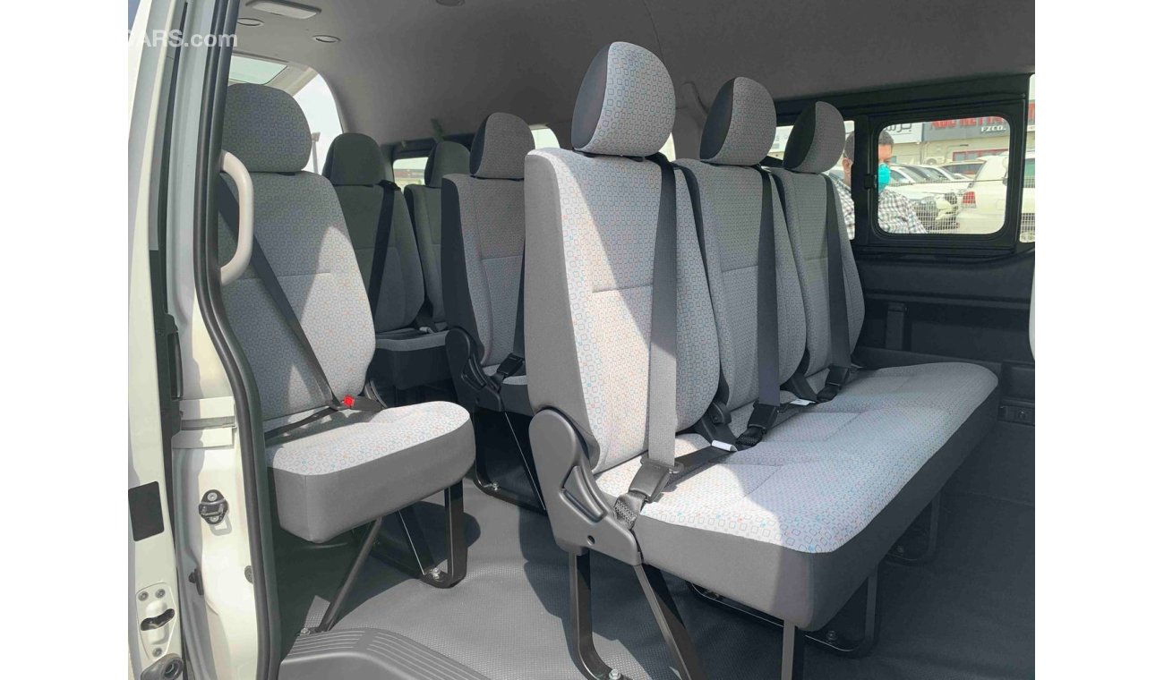 Toyota Hiace 2.5L DIESEL — 15 SEAT — 3 POINT SEAT BILT — AIRBAGS + ABS — HIGH BACK SEAT WITH HEATER