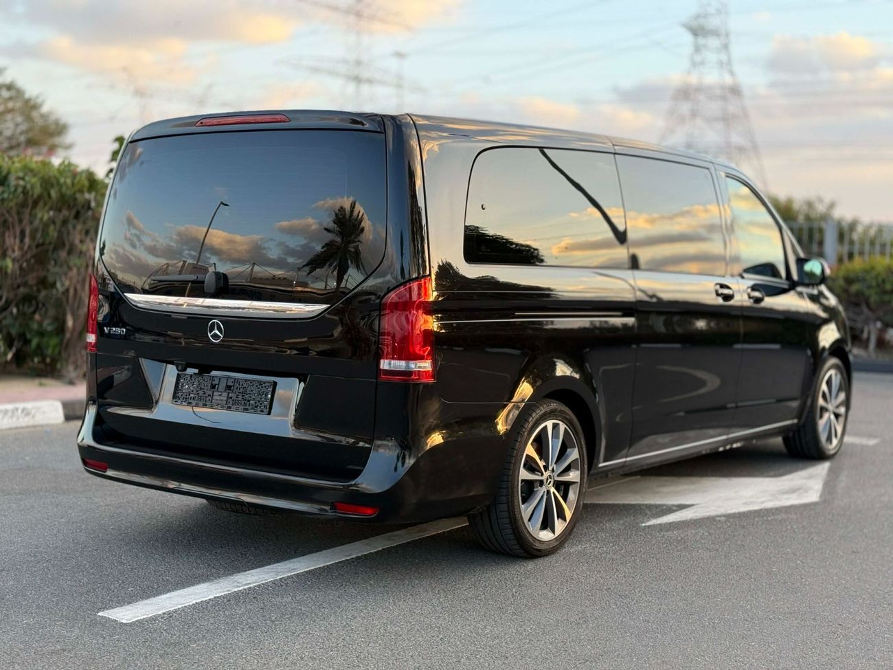 مرسيدس بنز V 250 GCC SPEC NEAT AND CLEAN