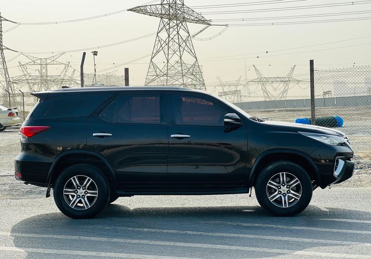 تويوتا فورتونر petrol 2.7 Liter ,Left hand drive 2016 model only for export available