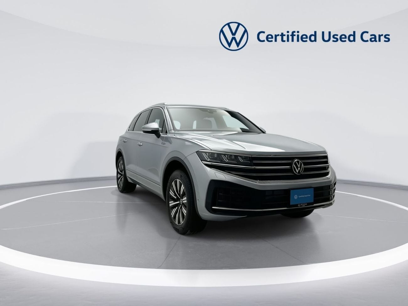 فولكس واجن طوارق ELEGANCE with Sunroof - Leather Seats 3L | 42,100 AED SAVINGS from New Car