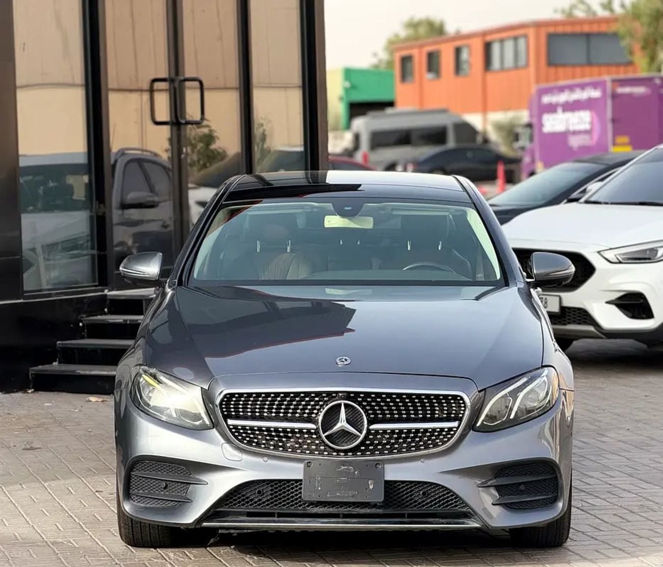 مرسيدس بنز E200 E 200 Exclusive | GCC Specs | Pristine Condition