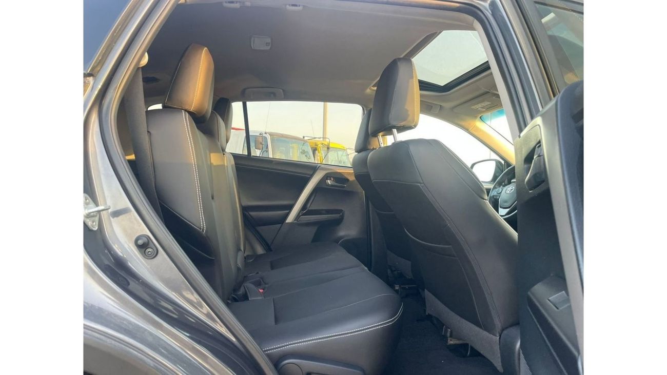 Toyota RAV4 2018 Toyota Rav4 2.5L V4 - Push Start and Auto Trunk Full Option With 2 keys -