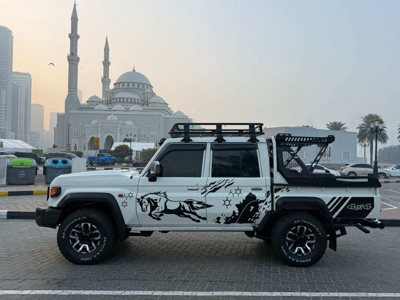 Toyota Land Cruiser Pick Up 2017Model modified 2024 4.5 Diesel engine v8 colour white Transmission Manual Interior grey 5seater