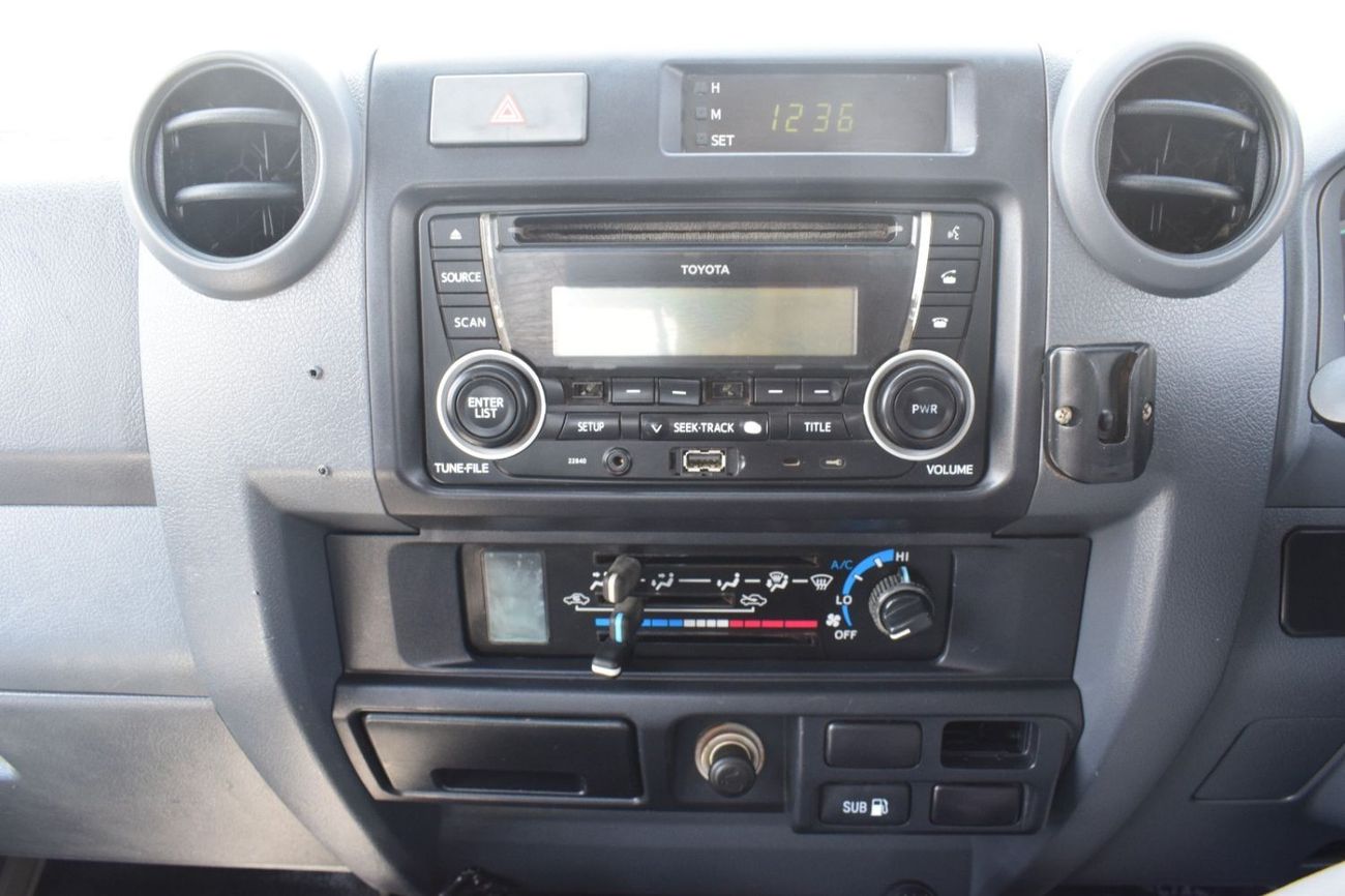 Toyota Land Cruiser Pick Up PICKUP DLX 4.5L