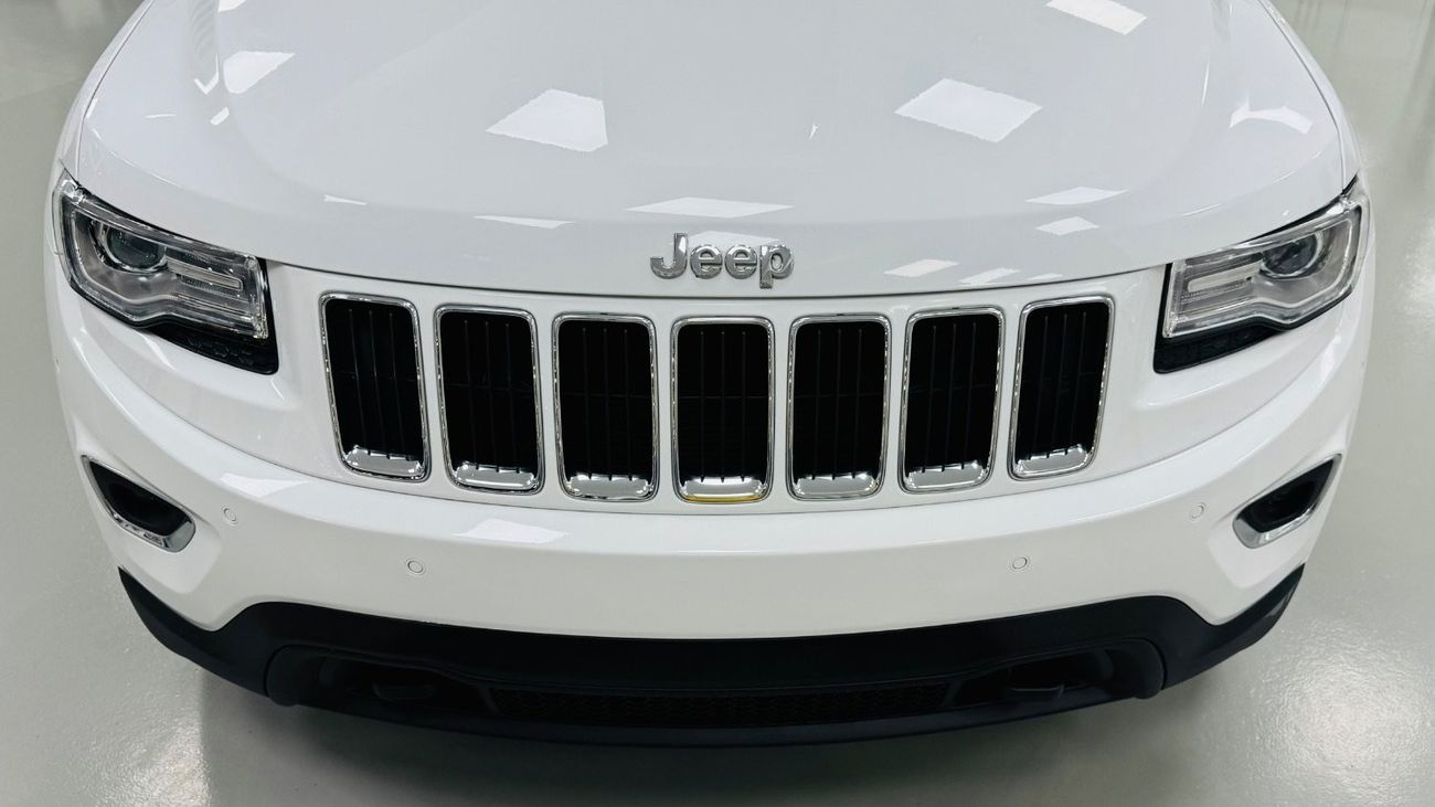 Jeep Grand Cherokee Laredo GCC .. Original paint .. V6 .. Low Milegea .. Perfect Condition .. Perfect Condition .