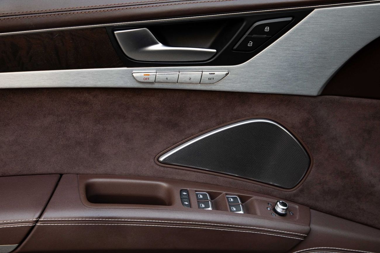 Audi S8 | 2,612 P.M (4 Years)⁣ | 0% Downpayment | Amazing Condition!