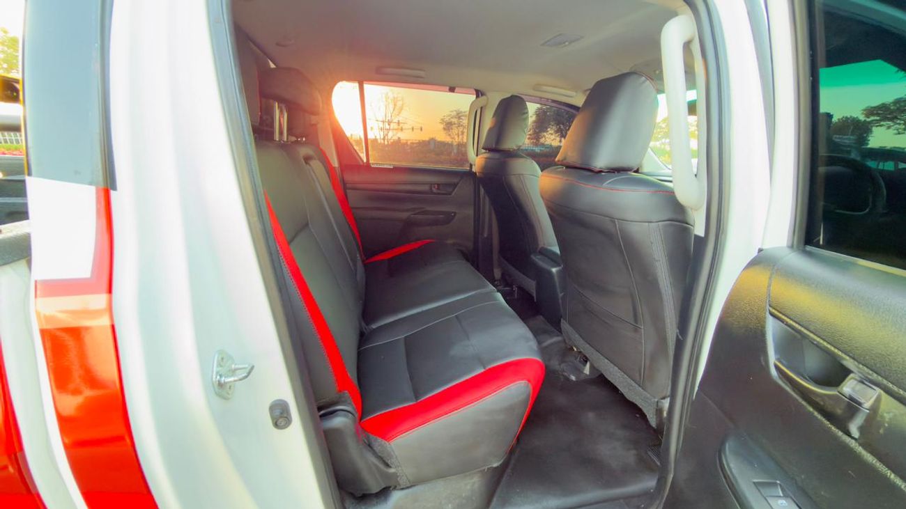 Toyota Hilux GR SPORTS BODY KIT INSTALLED | LEATHER SEATS | NUDGE BAR | SPORTS BAR | 2.8L DIESEL ENGINE | AUTO | 