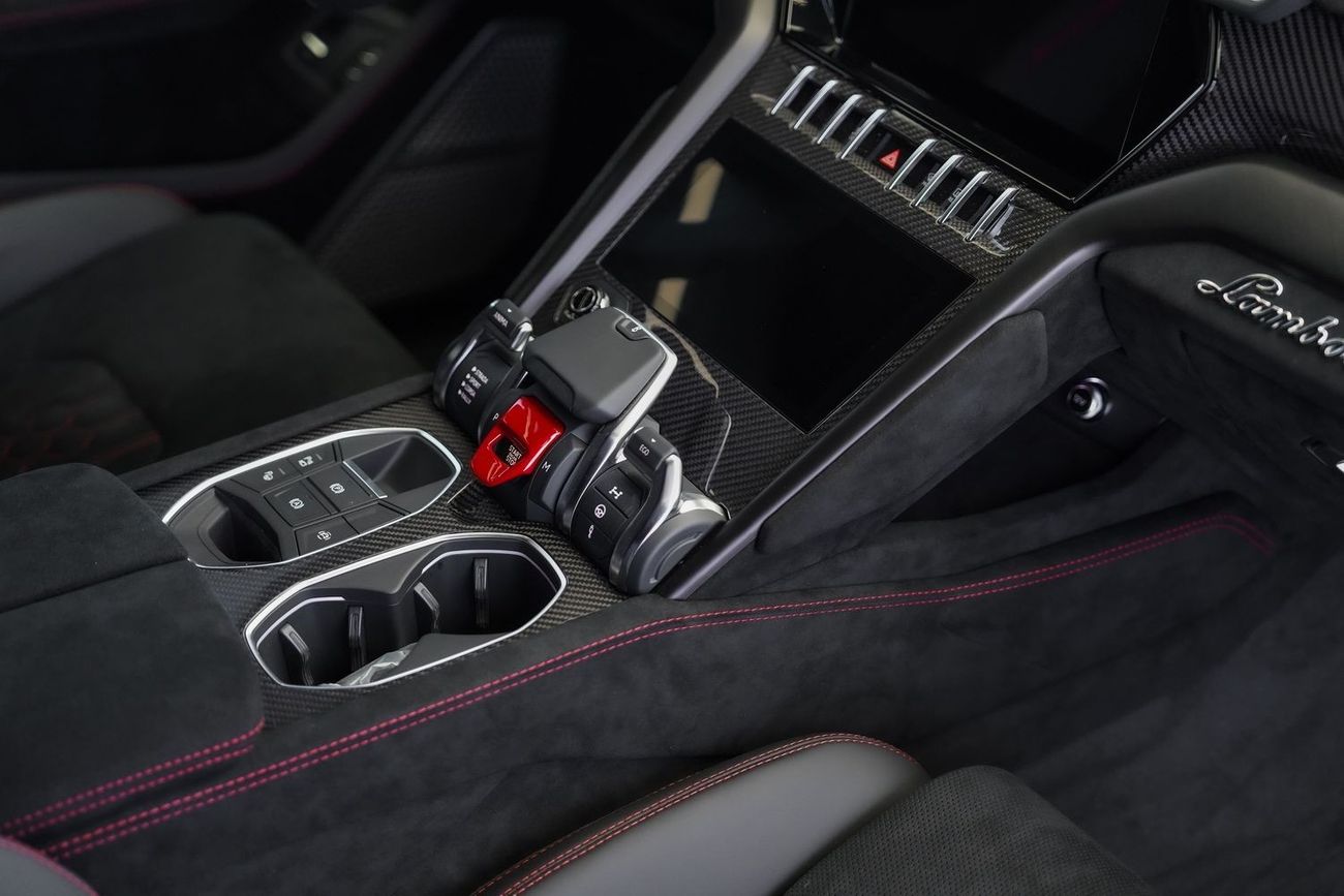 لامبورغيني اوروس 4.0T V8 Performante