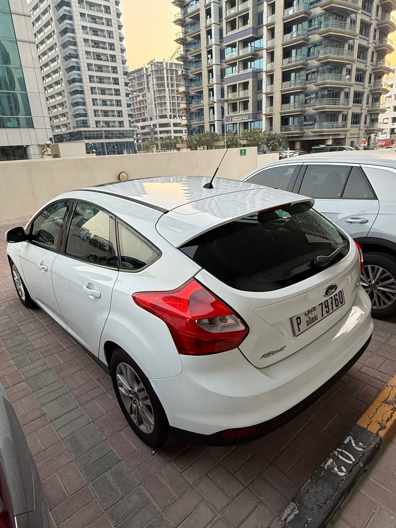 فورد فوكاس Ambiente 1.6L Hatchback