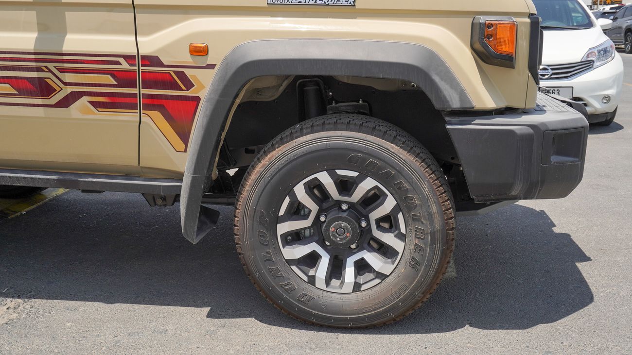 Toyota Land Cruiser 70 LX 4.0L V6 A/T