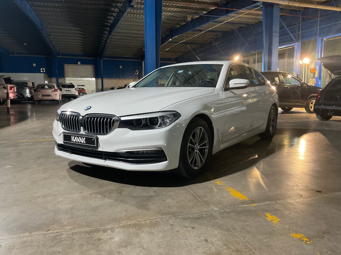 بي أم دبليو 520i Standard | شامل الضمان | 0 ﺪﻔﻋﺓ ﺃﻮﻟﻯ