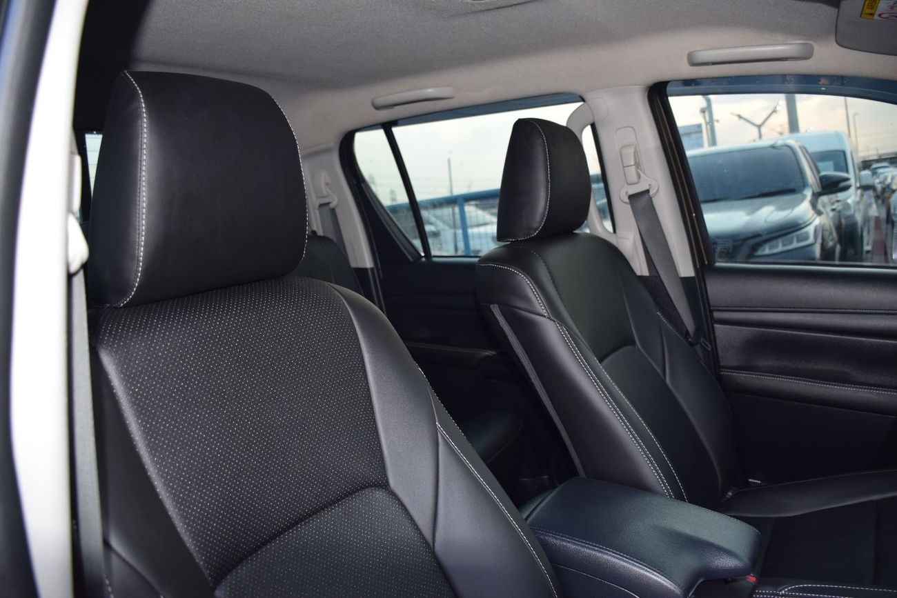 تويوتا هيلوكس S GLX 2.8L AWD M/T