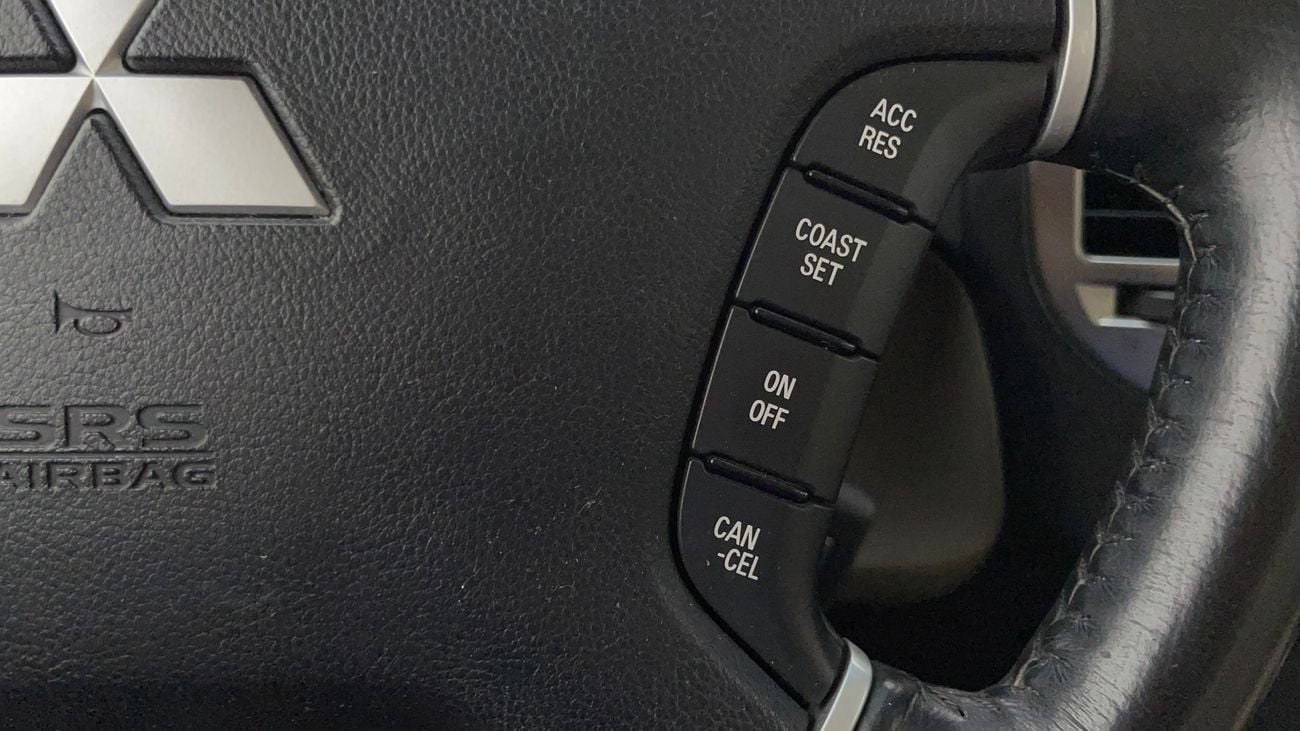 ميتسوبيشي باجيرو GLS LOWLINE 3.5 | بدون دفعة مقدمة | اختبار القيادة في المنزل