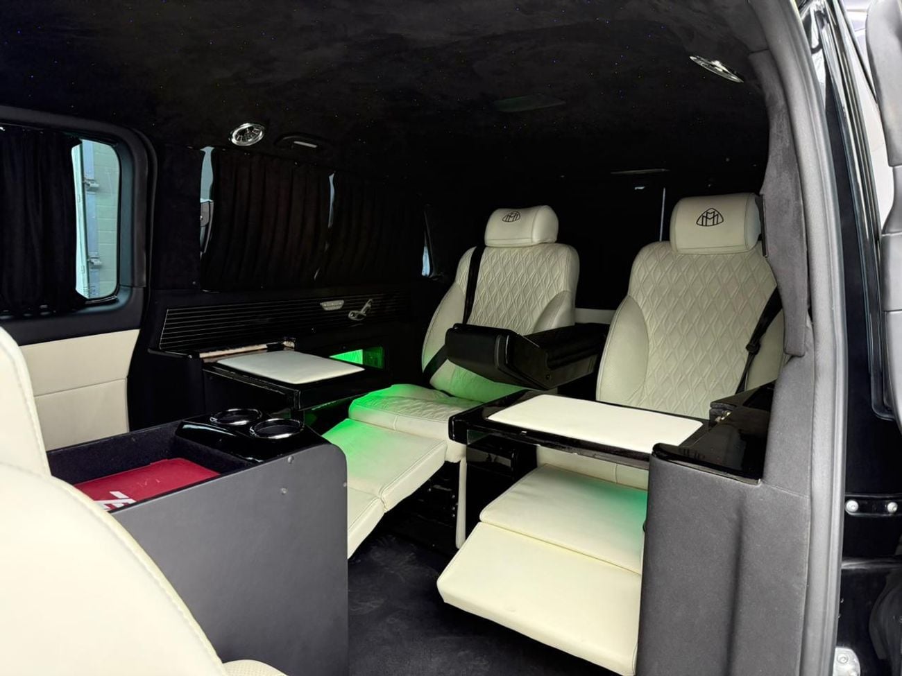 مرسيدس بنز V 250 2023 Mercedes Maybach V250, Warranty, Very Low Km, Fully Loaded, Excellent Condition, GCC