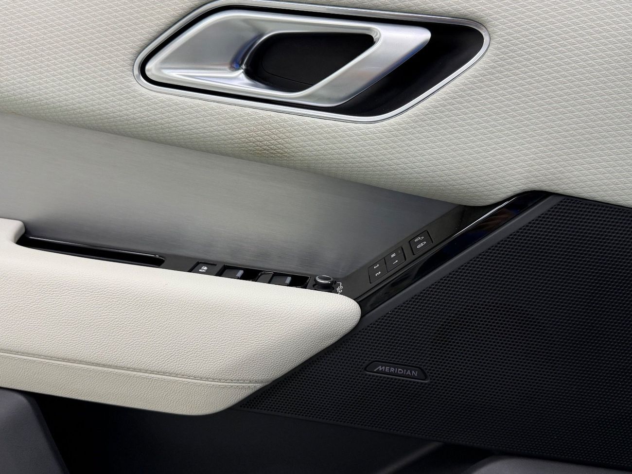 لاند روفر رينج روفر فيلار P250 S 2.0L Petrol