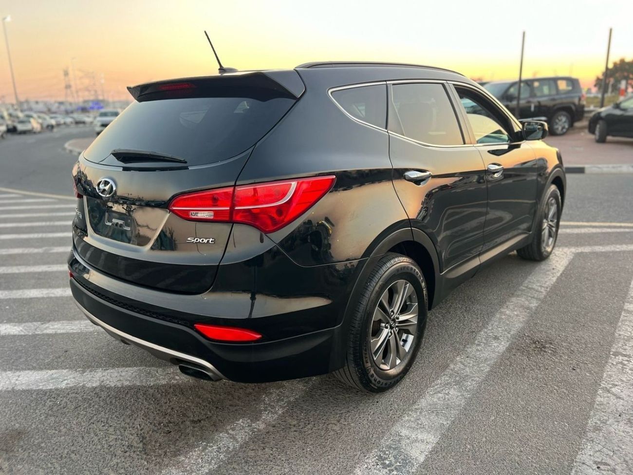 Hyundai Santa Fe 2015 Hyundai Santa Fe - 2.4L V4 - Accident Free - Clean Car  - Canadian Spec