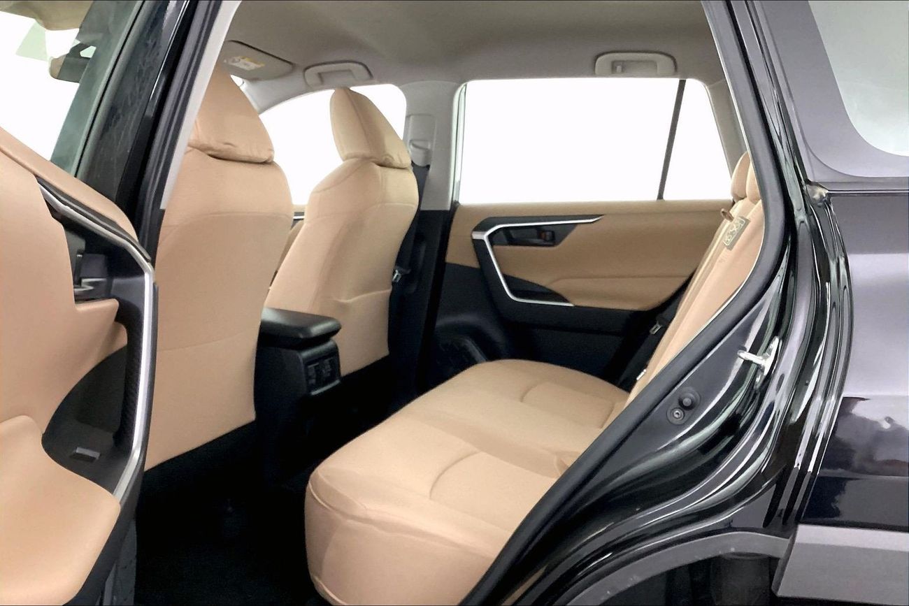 تويوتا راف ٤ EX | National Day Celebration | شامل الضمان | 0 ﺪﻔﻋﺓ ﺃﻮﻟﻯ