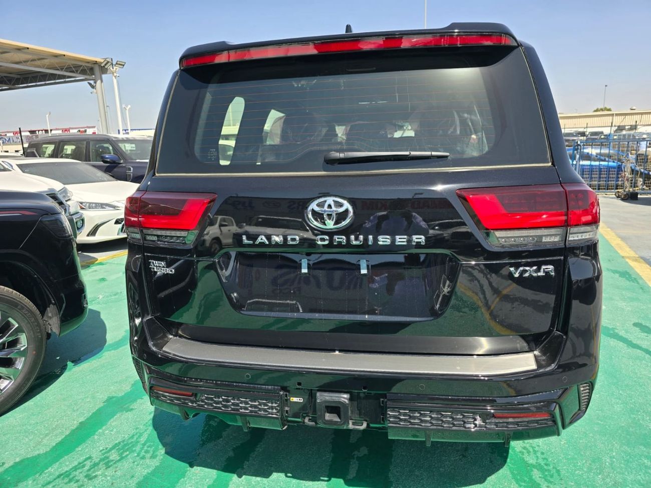 Toyota Land Cruiser Toyota Land Cruiser VXR 3.5 2026 - Black Color