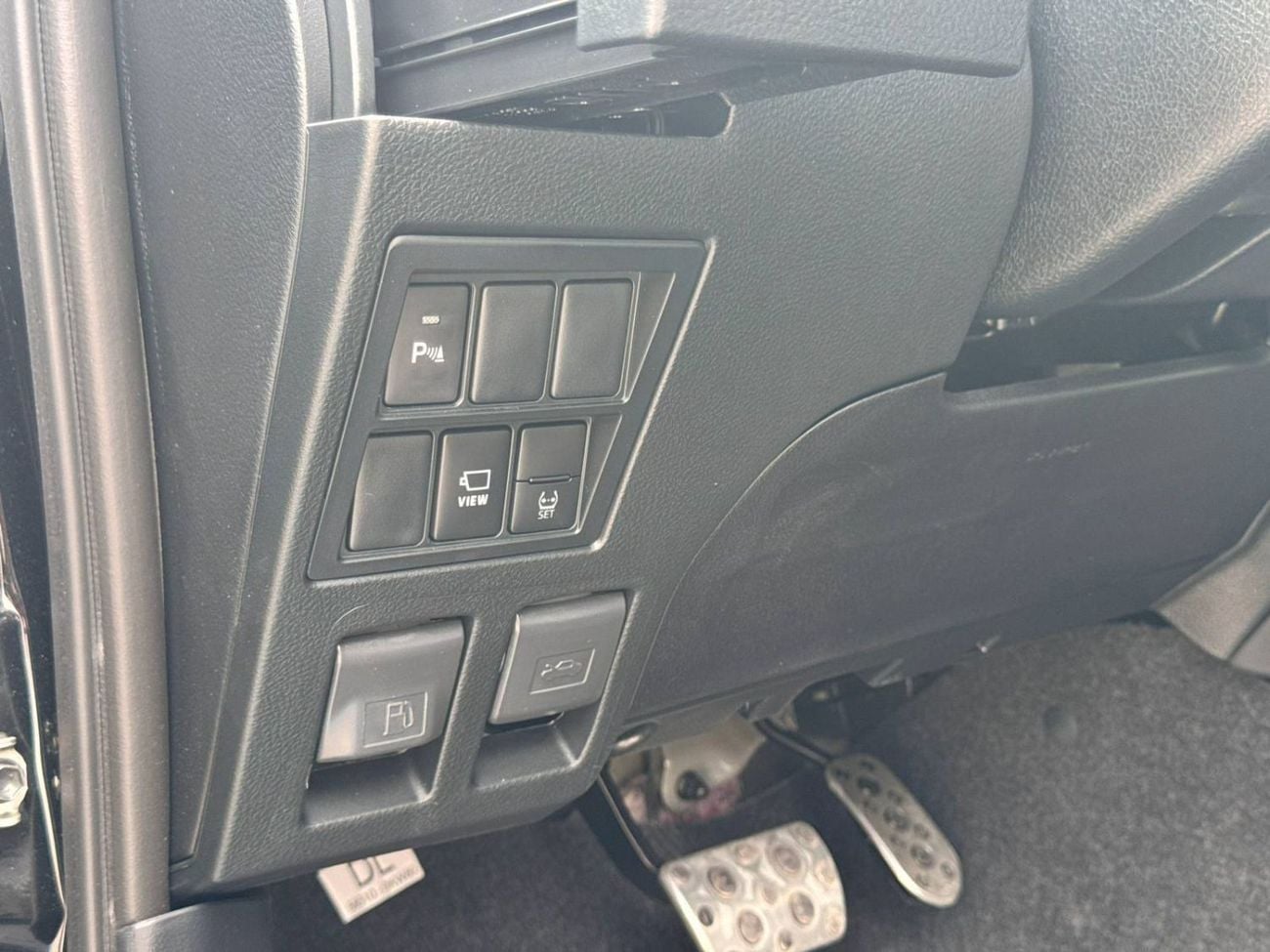 Toyota Hilux 2026 TOYOTA HILUX 4.0L GR-S RR STEP RED FLAP GCC BRAND NEW 0KM