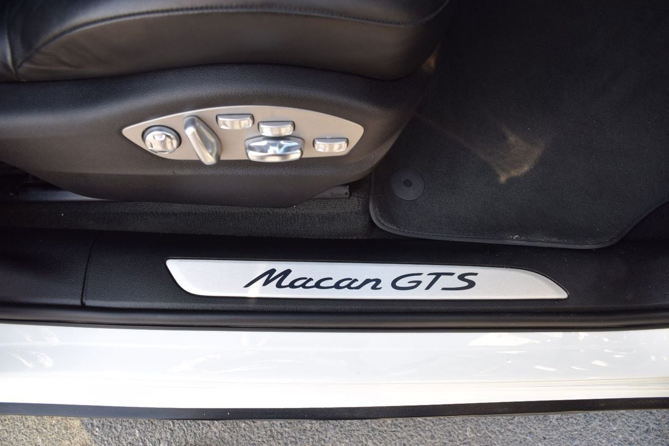 Porsche Macan Porsche Macan gts 3.0L 6 cylinder twin turbo