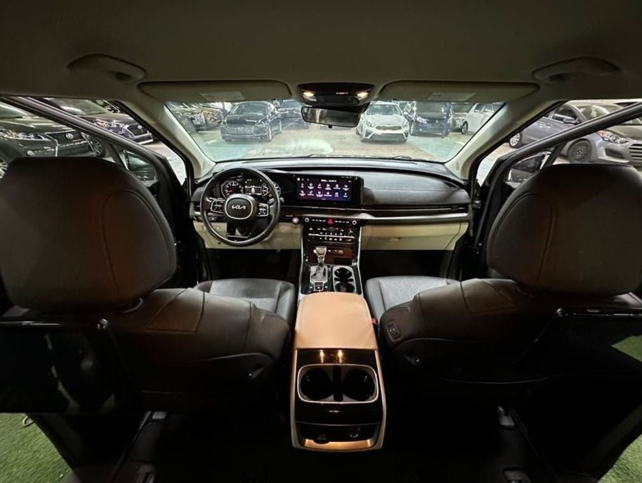 Kia Carnival SXL 3.5L 8seat